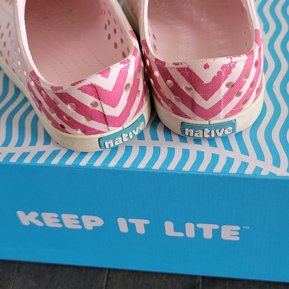 Limited edition Native Jefferson girl sandals - Picture 2 of 7